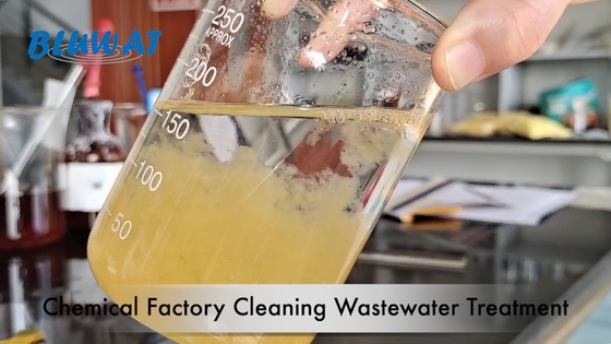 1327 41 cloruro de 9 polialuminios en prueba química del tarro del tratamiento de aguas residuales de la limpieza de la fábrica